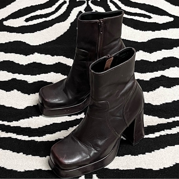 STEVE MADDEN Vintage 90s Shelly Platform Square Toe Boots Size 5.5 - Picture 5 of 12